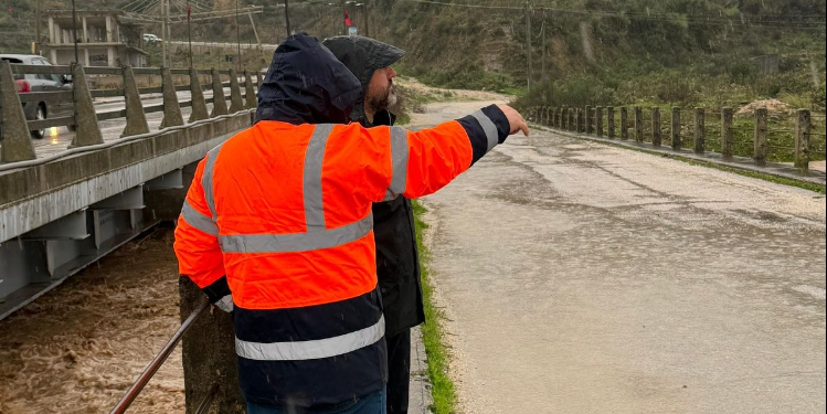 Përmbytjet në Sarandë, 25 familje evakuohen në çadra