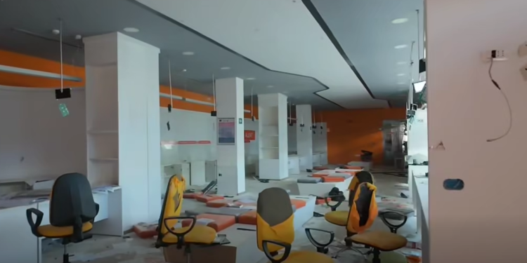 Pamje të turpshme/ Shihni si është shkatërruar qendra “ADISA” në Gjirokastër (ngjitur me komisariatin e policisë)