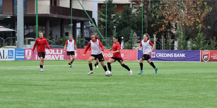 Miqësoret kundër Turqisë/ Leka, Redzepi & Deda flasin për grumbullimin e parë dhe premtojnë maksimumin me fanellën kuqezi