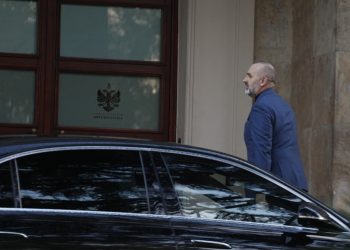 Ç’po ndodh në Kryeministri? Mbërrin në takim edhe Ulsi Manja