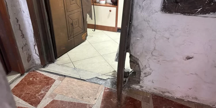 Shpërthim me eksploziv në derën e shtëpisë së 63-vjeçares