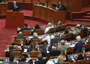 PS voton ligjin për barazinë gjinore, opozita voton kundër