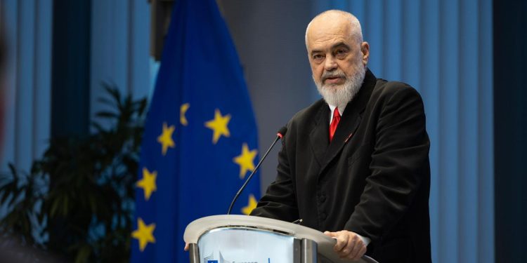 “Shumica e shqiptarëve e duan BE-në”, Rama nga Brukseli: Kush është kundër, ka dhënë mendimin e tij në ankth para ndeshjes së Shqipërisë ndaj Serbisë