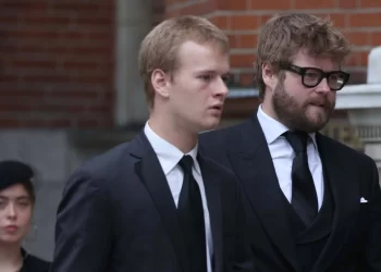 Beqari më i kërkuar i Britanisë është vetëm 18 vjeç! Kush është Albert Windsor i panjohur me gjak blu?