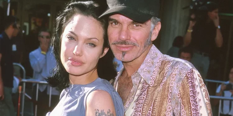 Billy Bob Thornton shpjegon gjerdanët e famshëm të shisheve të gjakut me Angelina Jolie: ‘Ajo ishte një nga kohët më të mira të jetës sime’