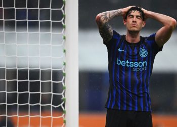 Surprizë e hidhur për Bastonin, hajdutët i bastisin shtëpinë, i vjedhin dy ora Rolex