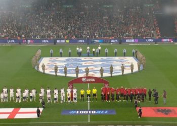 Shqipëria sfidon Anglinë, kompanitë e basteve “vendosin në peshore” skuadrat