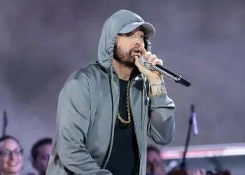 Pse Eminem paditi markën australiane të plazhit ‘Swim Shady’?