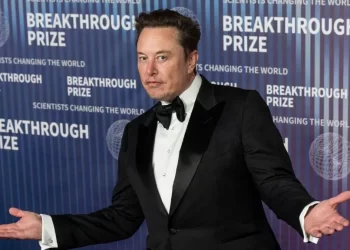 Çfarë bën Elon Musk me të gjitha paratë e tij?