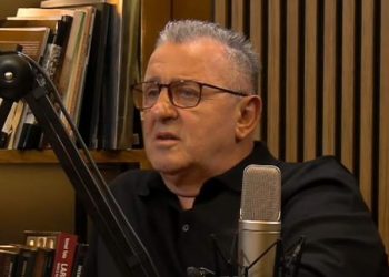 “Doja të vdisja”/ Agron Llakaj rrëfen betejën e dhimbjes pas humbjes së gruas: E përcollëm si nuse të bukur