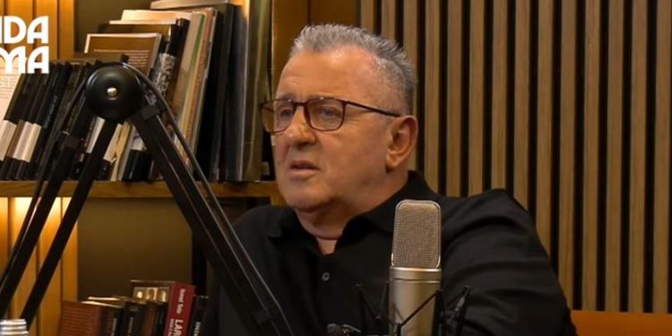 “Doja të vdisja”/ Agron Llakaj rrëfen betejën e dhimbjes pas humbjes së gruas: E përcollëm si nuse të bukur