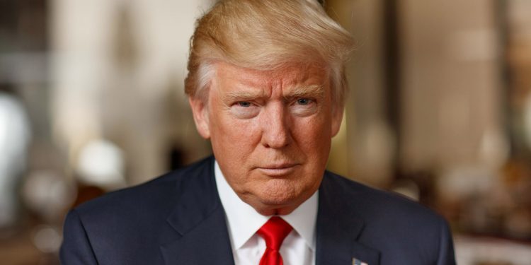 Zakonet e gjumit të Donald Trump: Melania tregon për rutinën e çuditshme të tij