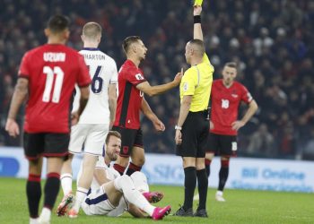 LIVE Shqipëri-Angli/ Ekipi i Sylvinhos “kërcënon” mysafirët, provon Hoxha (VIDEO)