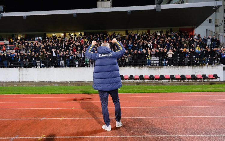 “Luajtëm për të fituar dhe jo për futboll të bukur”, trajneri i Elbasanit: Sot gjithçka ishte “zjarr”, jam i lumtur