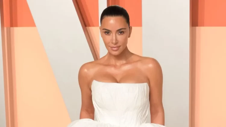 Kim Kardashian flet për diagnozën e aneurizmit në tru: Kam katër fëmijë që varen nga unë