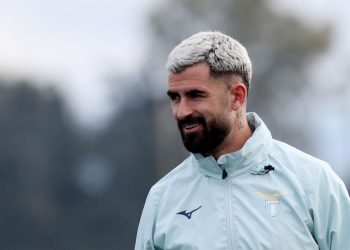 U dëmtua ndaj Anglisë, Hysaj “tradhton” Sarrin