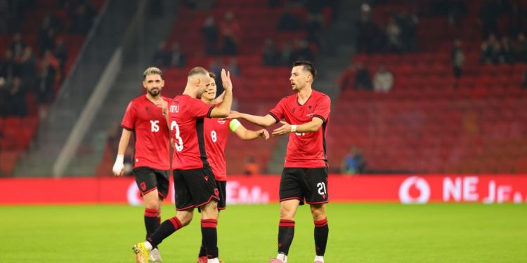 Paraqitje spektakolare, shkëlqejnë legjionarët kuqezi, lum golash