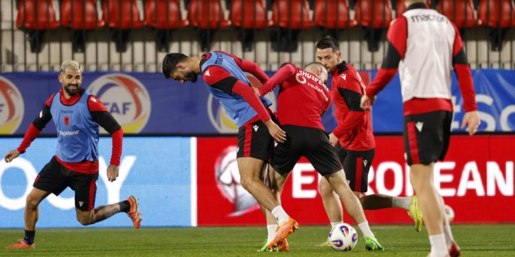 Sylvinho “sakrifikon” dy lojtarë, zbulohen kush përfundon në tribunë ndaj Andorrës