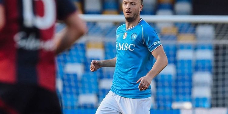 Napoli, Rrahmani drejt rinovimit me përmirësim page