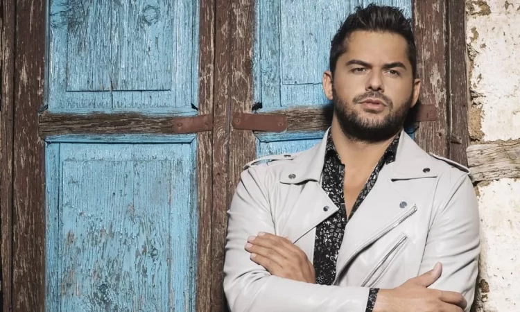 Nga “Valle Kosovare” te “Axhamiu”, cila ishte karriera e Shpat Kasapit