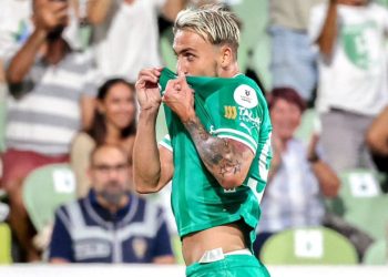 VIDEO/ Nuk u grumbullua nga Sylvinho, Seferi “shfryn” në Turqi, realizon dopietë