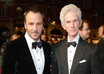 “Më ndryshoi përgjithmonë”/ Tom Ford flet për humbjen e partnerit të tij