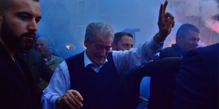 PD sot në protestë kombëtare përpara Kryeministrisë