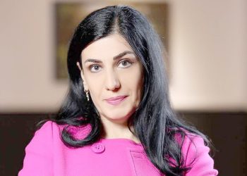 SPAK nuk ndalet, godet drejtoreshën e AKSHI-t, “arrest shtëpie” për Mirlinda Karçanaj