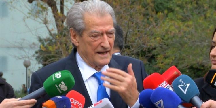 Berisha sulmon Salianjin: Axhendë personale, të thuash që s’kemi dëgjuar militantët është mashtrim