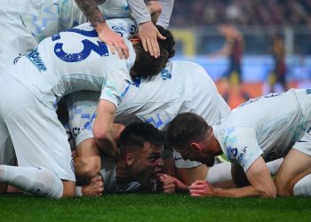 VIDEO/ Inter “komandon” Serie A, zikaltërit triumfojnë në Genoa