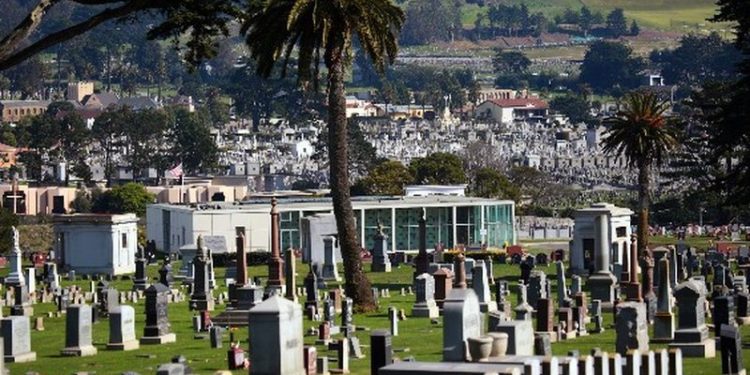 Qyteti amerikan ku të vdekurit dominojnë mbi të gjallët!