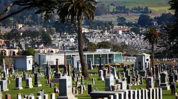 Qyteti amerikan ku të vdekurit dominojnë mbi të gjallët!