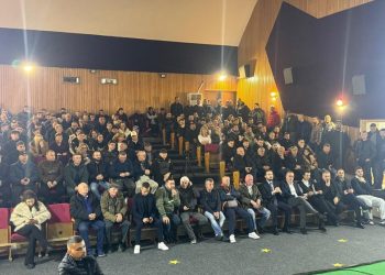 Salianji sfidon Berishën, mbush sallën me demokratë në Gjirokastër