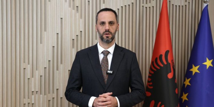 “Hapen burgjet”, Ministri i Drejtësisë njofton amnisti penale, kategoritë që përfitojnë dhe numri i atyre që lirohen nga burgu