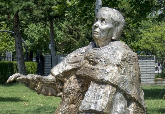 BIRN: Hija e Kremlinit pas Baba Vangës. Si shpërndahen “profecitë” e rreme në mediat shqiptare