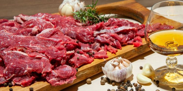 Studimi: Marinimi i mishit zvogëlon rrezikun e kancerit! Si duhet të veproni