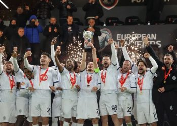 PIKANTET/ Dinamo fiton edhe në pushim, tifozët braktisin finalen