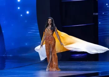 Miss Xhamajka: Duke luftuar për jetën pasi ra nga skena në konkursin e bukurisë