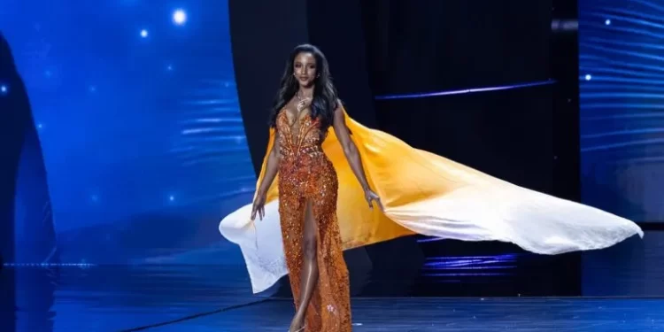 Miss Xhamajka: Duke luftuar për jetën pasi ra nga skena në konkursin e bukurisë