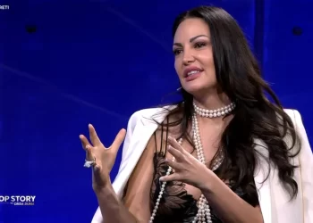 Bleona Qereti përlotet teksa flet për ish partnerin: Pres me padurim të bie në dashuri