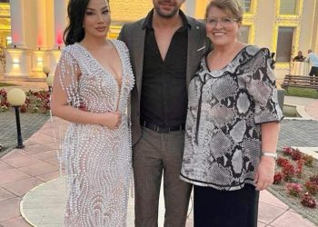 Reagimi emocional i nënës së Shpat Kasapit për Selvijen: Ai ndërroi jetë në krahët e saj