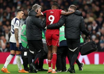 Goditje e rendë për Liverpul, Isak thyen këmbën