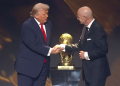 Trump nderohet në ceremoninë e shortit të Botërorit, merr “çmimin e paqes FIFA”