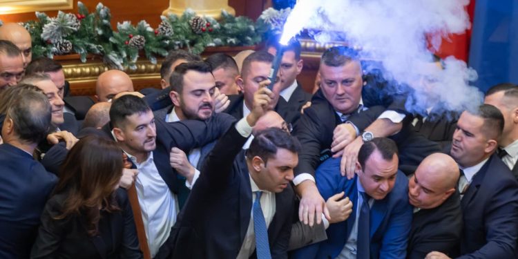 Mbyllet seanca plenare, rendi i ditës votohet pa diskutim