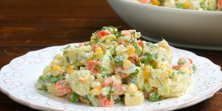 Tri sallatat që nuk duhet të mungojnë në tryezën e Vitit të Ri