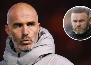 “Respekto pronarët e klubit”, Rooney i ashpër me trajnerin e Premier League