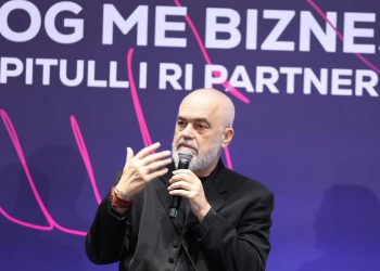 Rama – ndërtuesve: Më keni këmba-këmbës, rrisni cilësinë, paguani punonjësit 1500-2000 euro