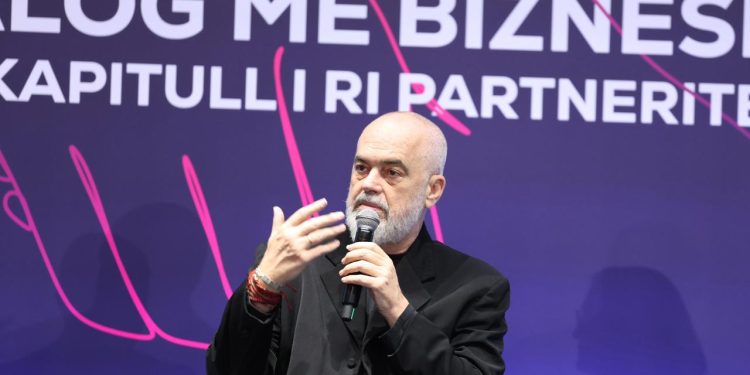 Rama – ndërtuesve: Më keni këmba-këmbës, rrisni cilësinë, paguani punonjësit 1500-2000 euro