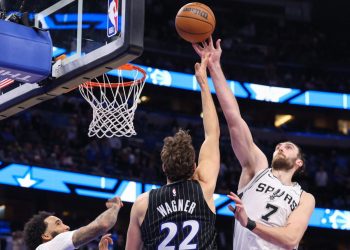 NBA/ Mbrëmja e teksaneve, Dallas, Houston e San Antonio fitojnë, zhgënjen Miami