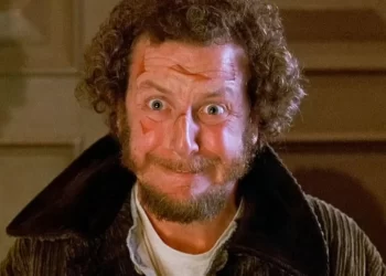Si fitoi miliona personazhi negativ i filmit “Home Alone”?